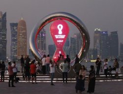 Qatar Dituding Sewa Suporter Palsu di Parade Piala Dunia 2022