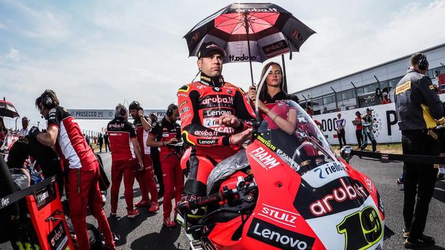 Calon juara dunia Superbike 2022, Alvaro Bautista, menikmati balapan MotoGP Valencia 2022 sebelum terbang ke Indonesia untuk tampil di WSBK Mandalika 2022.