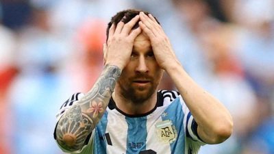 Lionel Messi merasa terpukul dan sakit timnas Argentina menelan kekalahan 1-2 dari Arab Saudi dalam laga Grup C Piala Dunia 2022.