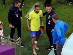 Neymar Menangis Usai Tinggalkan Laga Brasil vs Serbia
