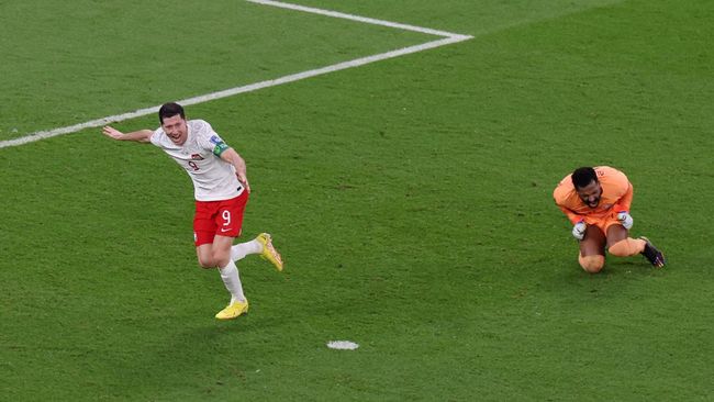 Pelatih Prancis Didier Deschamps sadar Robert Lewandowski tak boleh dibiarkan banyak terlibat permainan jelang duel lawan Polandia di Piala Dunia 2022.