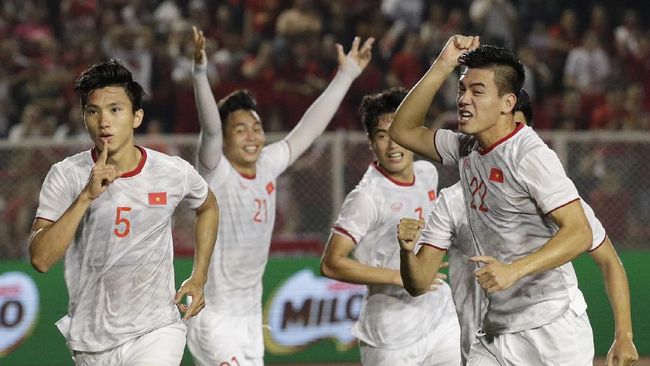 Doan Van Hau tak mencetak gol dalam laga Vietnam vs Malaysia, namun aksinya menuai sorotan lantaran kotor lagi cerdik.
