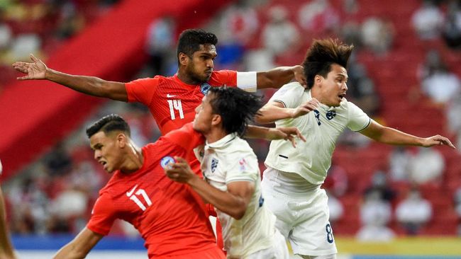 Singapura meraih kemenangan 2-0 atas Laos pada pertandingan Grup B Piala AFF 2022 di Stadion New Laos, Vientiane, Laos, Selasa (27/12).