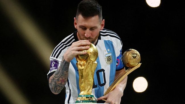 Lionel Messi memiliki permintaan gila kepada Paris Saint-Germain (PSG) setelah memenangkan Piala Dunia 2022 bersama Argentina.