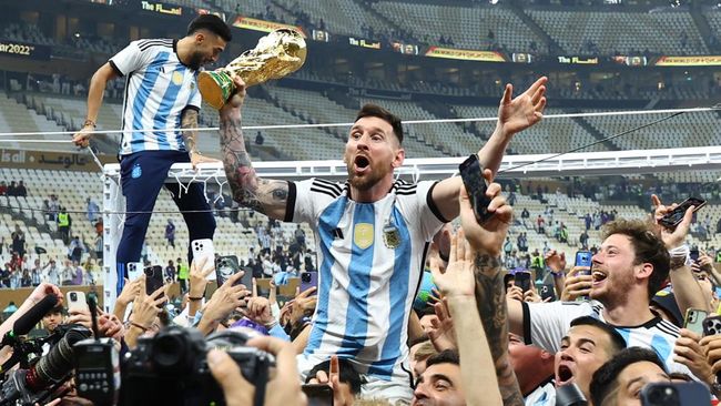 Sederet informasi mengenai Argentina usai menjadi juara Piala Dunia 2022 menjadi berita terpopuler di kanal olahraga CNNIndonesia.com dalam 24 jam terakhir.