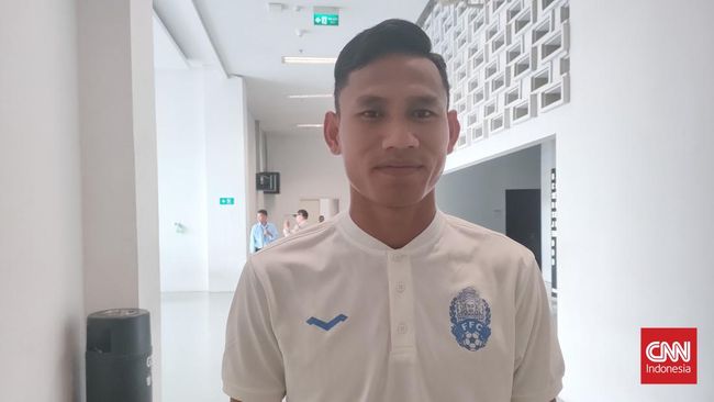 Kapten Kamboja Soeuy Visal mengakui mendapat telepon misterius jam 04.00 WIB pagi tadi di kamar hotel jelang laga Piala AFF 2022 melawan Timnas Indonesia.