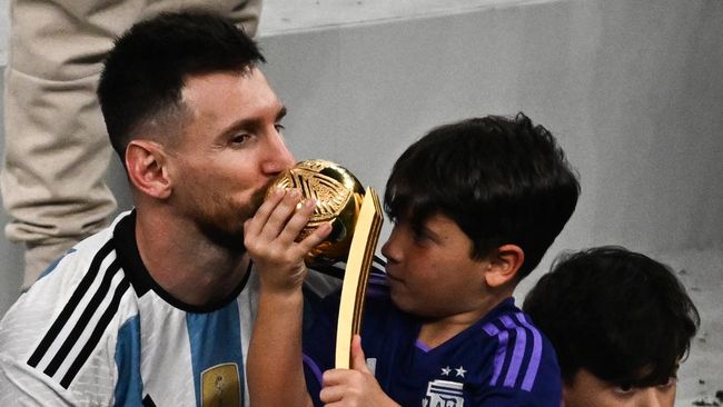 Unggahan Lionel Messi yang berhasil menjadi juara Piala Dunia 2022 memecahkan rekor likes di Instagram.