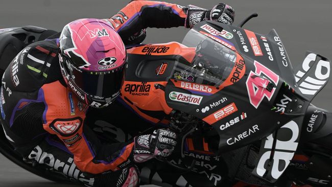 Pembalap Aprilia Racing Aleix Espargaro berhasil menjadi yang tercepat di latihan bebas (FP2) MotoGP Spanyol 2023 di Sirkuit Jerez, Jumat (28/4).