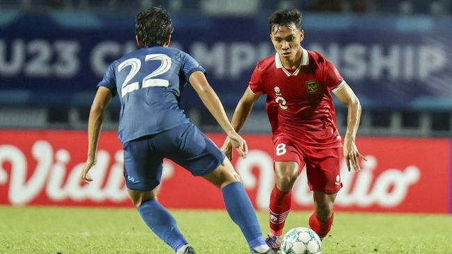 Gelandang Timnas Indonesia U-23 Arkhan Fikri meraih penghargaan sebagai Pemain Terbaik Piala AFF U-23 2023.