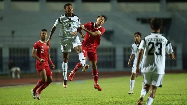 Timnas Indonesia U-23 menatap final Piala AFF U-23 2023 melawan Vietnam dengan kurang ideal karena tiga pemain kunci berpotensi absen.