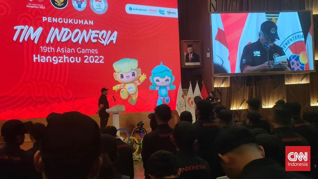 Kontingen Indonesia untuk Asian Games 2023 resmi dikukuhkan di Balairung Kementerian PUPR, Jakarta Selatan, pada Selasa (19/9).