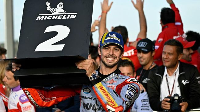 Pembalap Gresini Fabio Di Giannantonio batal runner up MotoGP Valencia 2023 di Sirkuit Ricardo Tormo usai mendapat penalti tiga detik, Minggu (26/11).