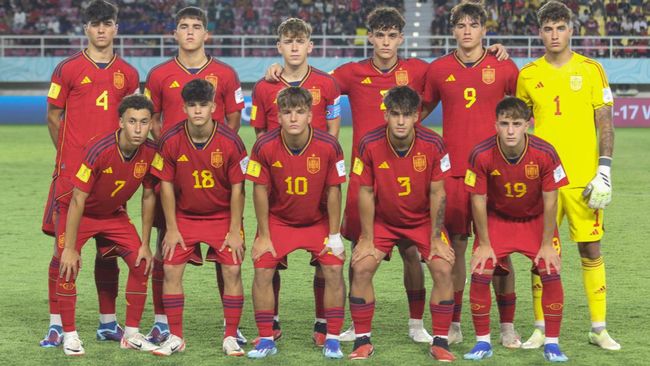 Timnas Spanyol U-17 menjadi tim pertama yang lolos ke babak 16 besar Piala Dunia U-17 2023 usai kalahkan Mali 1-0 di Stadion Manahan, Solo, Senin (13/11).