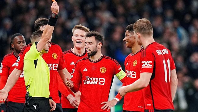 Pelatih Manchester United Erik Ten Hag meminta pemain Setan Merah untuk tenang menghadapi panas dan kerasnya tekanan suporter Galatasaray di Liga Champions.