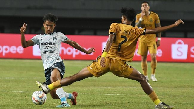 Pelatih Bhayangkara FC Mario Gomez sangat bersyukur tim asuhannya mampu meraih kemenangan meyakinkan 3-0 atas Persita Tangerang, Minggu (17/12).