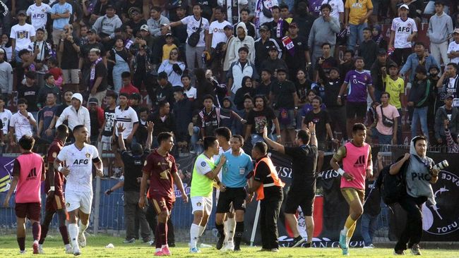PSM Makassar akan melayangkan protes ke pihak PT Liga Indonesia Baru (LIB) terkait hasil pertandingan lawan Persik Kediri yang berakhir imbang 1-1.