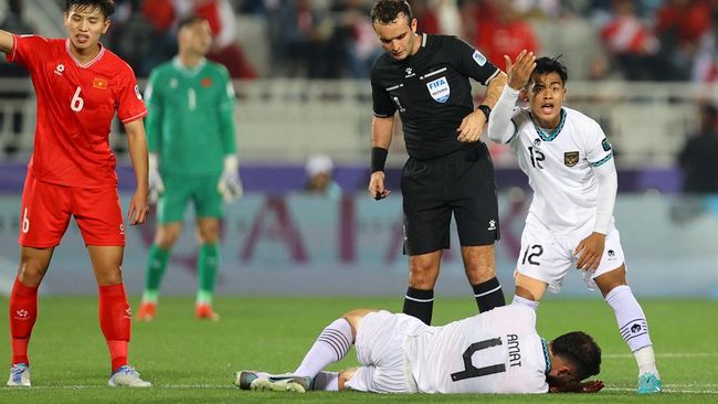 Jordi Amat mengalami patah tulang hidung dan berniat menggunakan masker pelindung agar bisa bermain pada laga Jepang vs Indonesia di Piala Asia 2023.