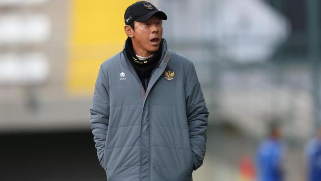 Shin Tae Yong mengungkap pesan untuk suporter Timnas Indonesia usai kekalahan 1-2 dari Libya di Stadion Titanic Mardan, Antalya, Turki, Jumat (5/1).
