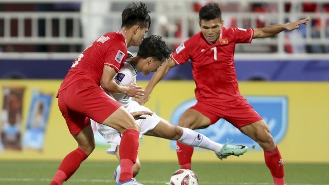 Pelatih Vietnam Philippe Troussier menyebut kekalahan dari Indonesia disebabkan satu kesalahan kecil di kotak penalti hingga timnya tersingkir dari Piala Asia.