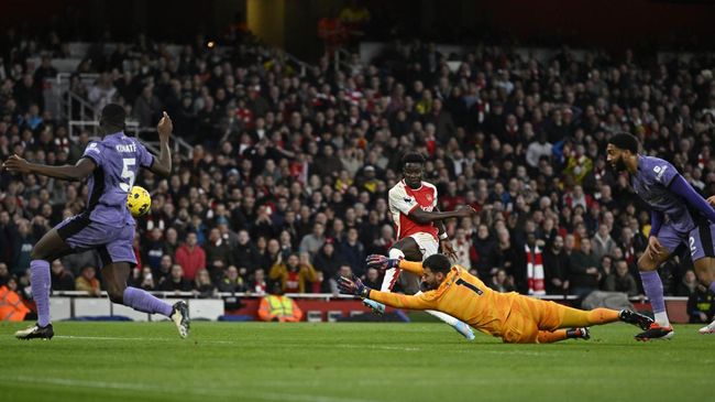 Arsenal bermain imbang 1-1 melawan Liverpool di babak pertama pada pekan ke-23 Liga Inggris di Stadion Emirates, London, Minggu (4/2) malam WIB.
