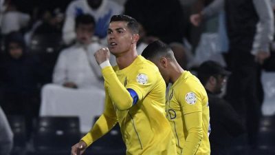 Gol Cristiano Ronaldo membuka kemenangan Al Nassr atas Al Shabab dalam lanjutan Saudi Pro League.