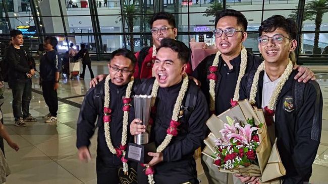 Timnas Esports Indonesia tiba di Jakarta usai mencetak sejarah dengan menjadi juara AFC eAsian Cup 2023 di Qatar.
